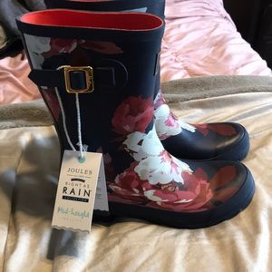women’s rain boots!!